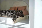Jeté de lit en coton motif aztèque noir naturel 240x128