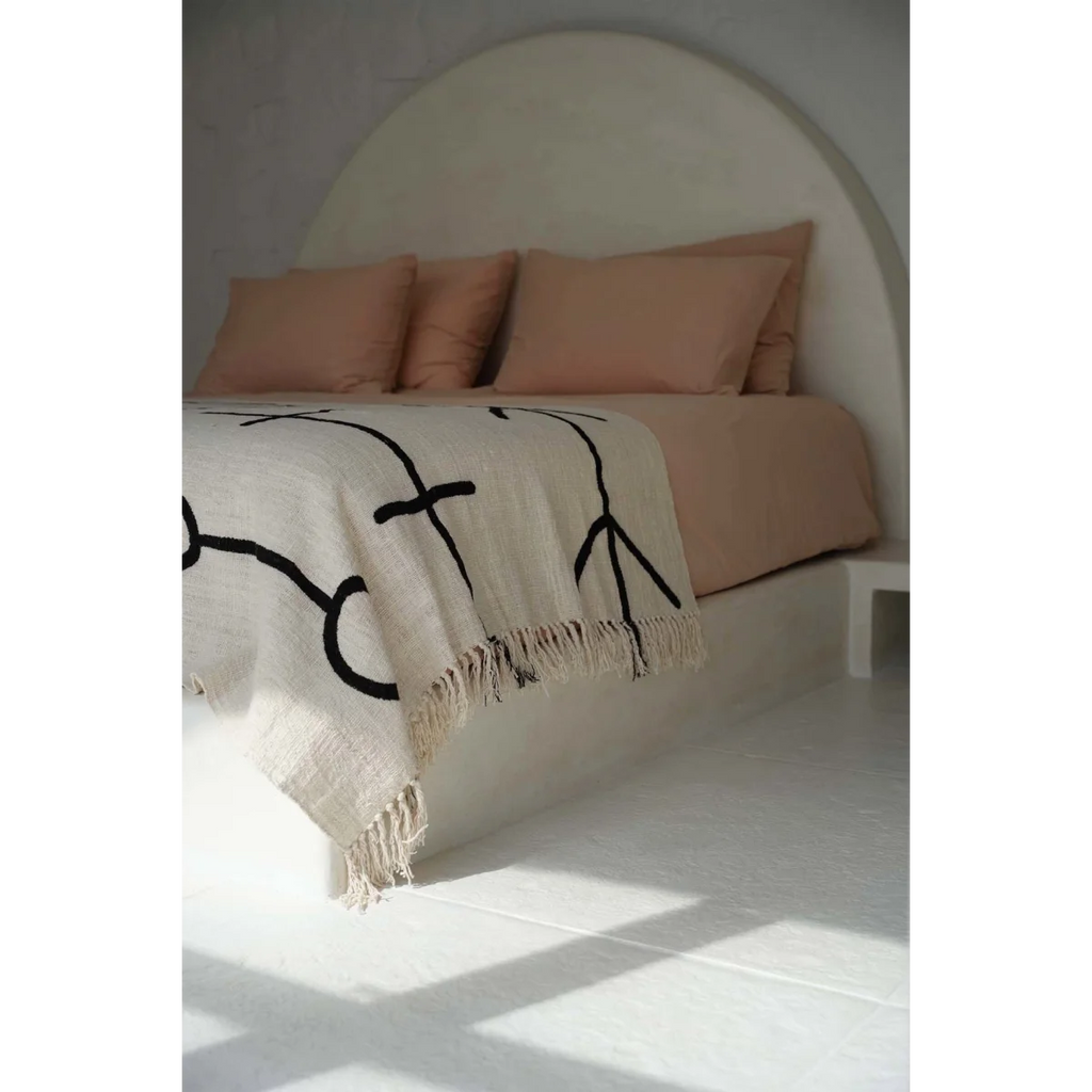 Jeté de lit en coton noir naturel motif œil protecteur et franges