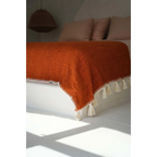 Jeté de lit terracotta en coton avec pompons – 246x126 cm