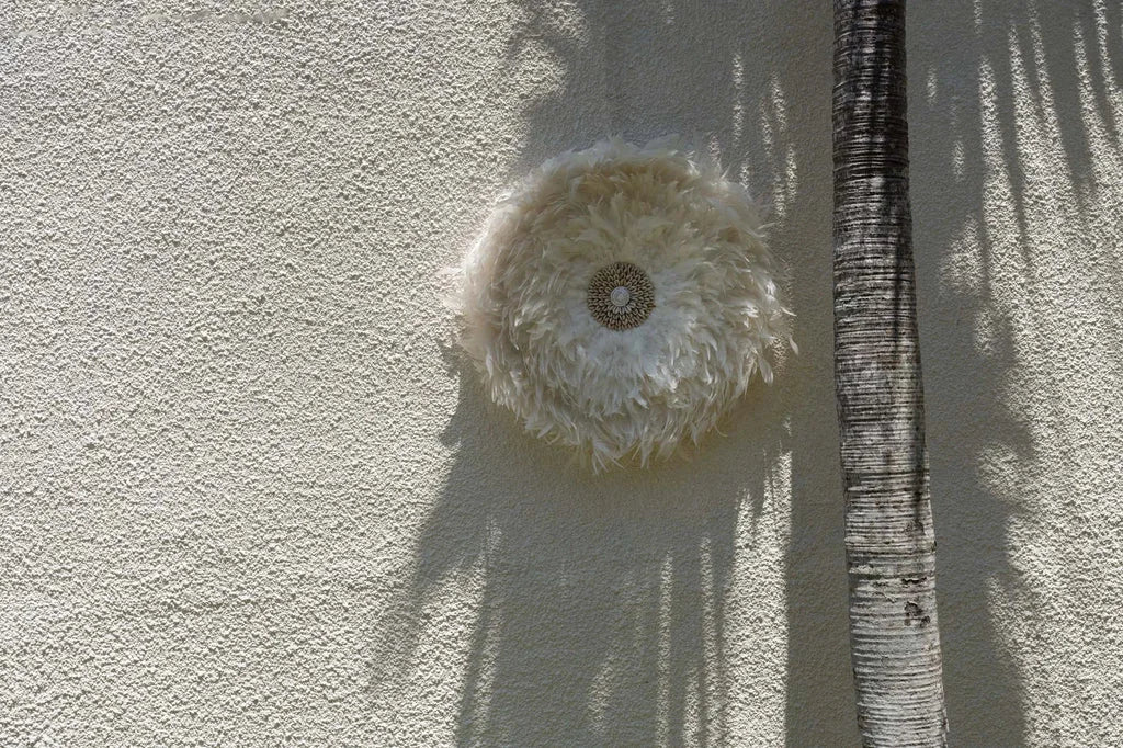 Décoration murale ronde avec plumes pour le produit Le Juju côtier Blanc L_40