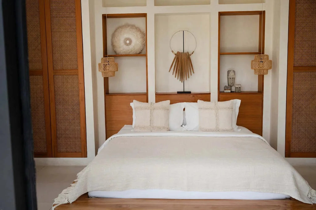 Lit confortable avec tête de lit décorative pour le produit Le Juju côtier Blanc M_40