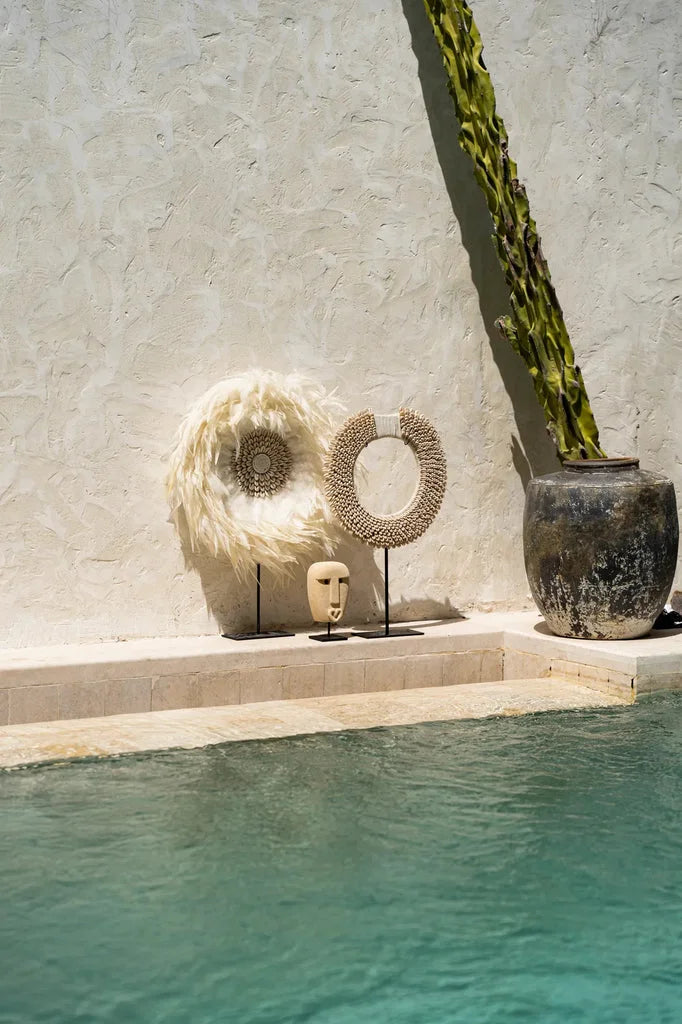 Décor éclectique de poolside pour le produit Le Juju côtier sur support Blanc S_40
