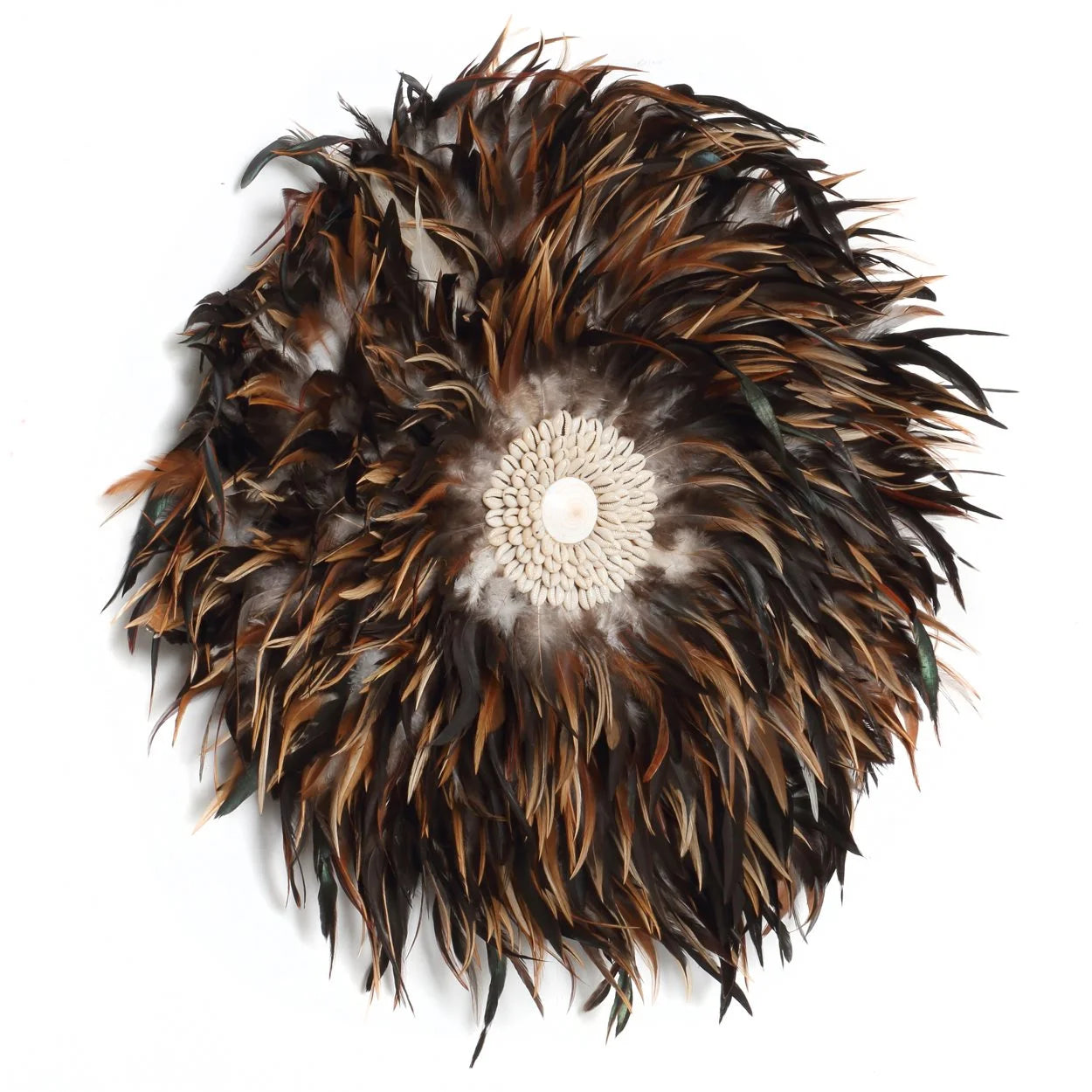 Disque décoratif en plumes marron avec coquillage central pour Juju hat murale rond