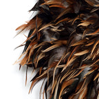 Photo d’un Juju hat mural rond en plumes marron et coquillages, 60 cm de diamètre