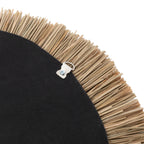 Mural juju rond noir en plumes blanches, raphia naturel frangé et coquillages