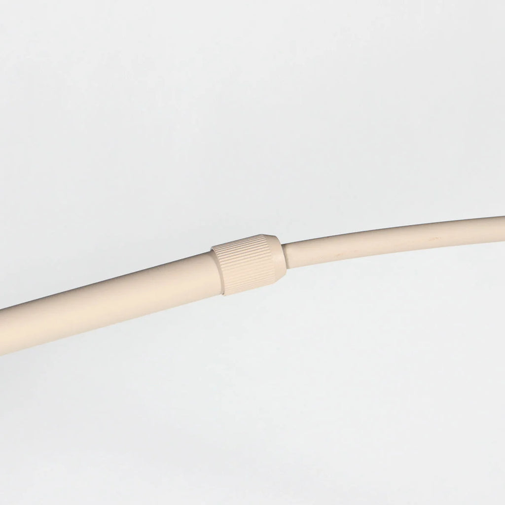 Cable beige avec connecteur texturé pour Lampadaire arc en métal crème abat-jour rotin tressé
