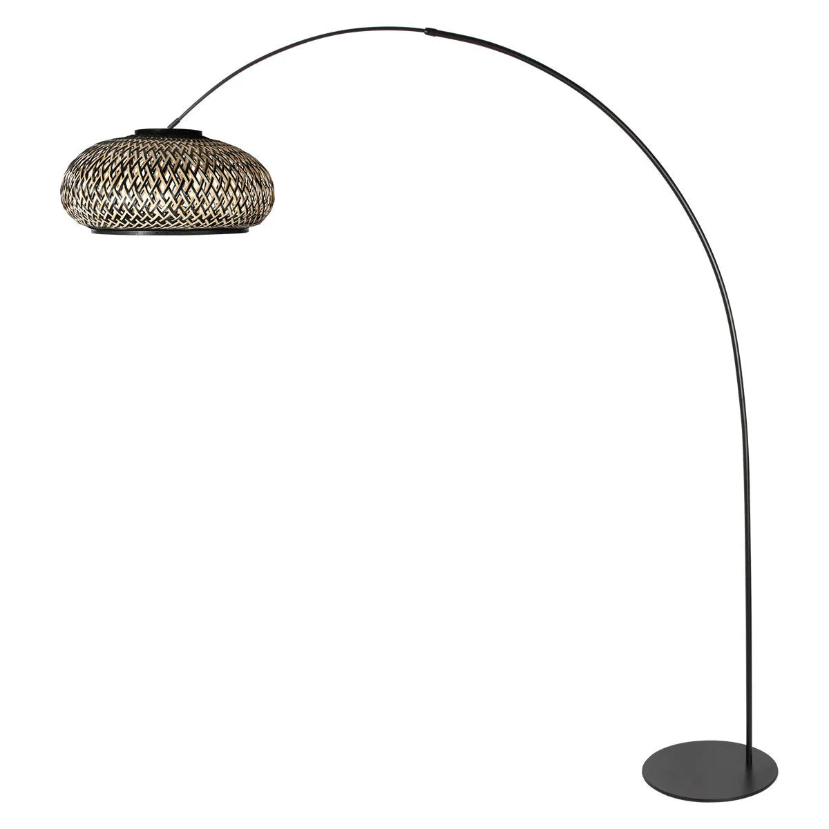 Lampadaire arqué noir avec abat-jour en rotin tressé pour salle à manger élégante