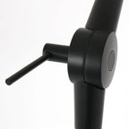 Joint de trépied en métal noir mat avec molette circulaire et bras réglable pour lampadaire en bambou tressé noir et naturel, H250 cm