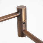 Joint en métal bronze finition connectant trois bras cylindriques orientables pour Lampadaire liseuse