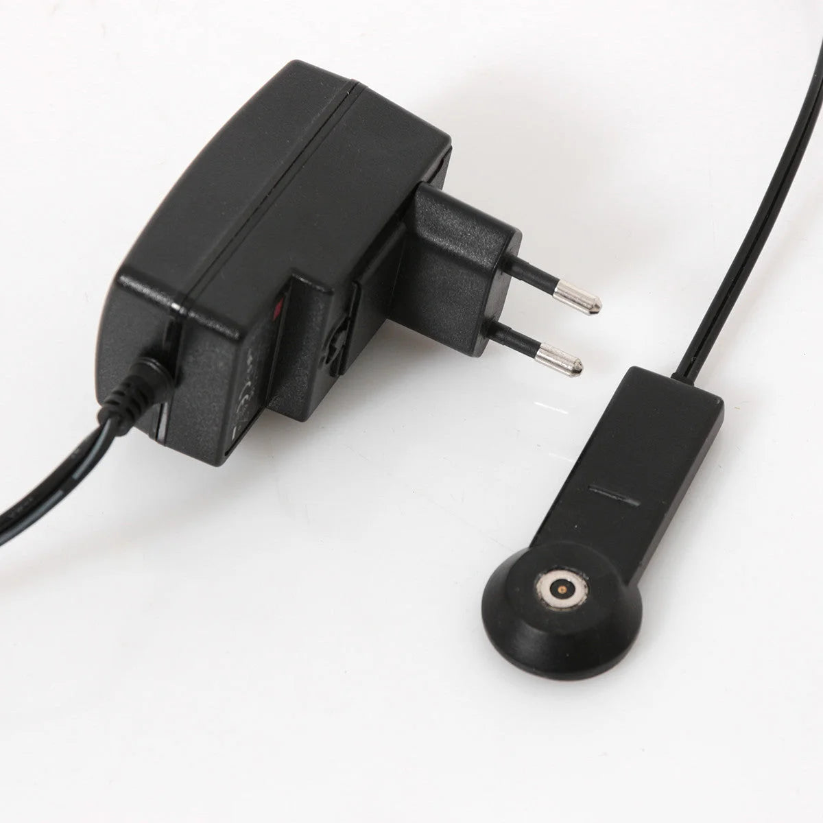 Alimentation électrique noire avec connecteur en barrel pour Lampadaire en métal argenté