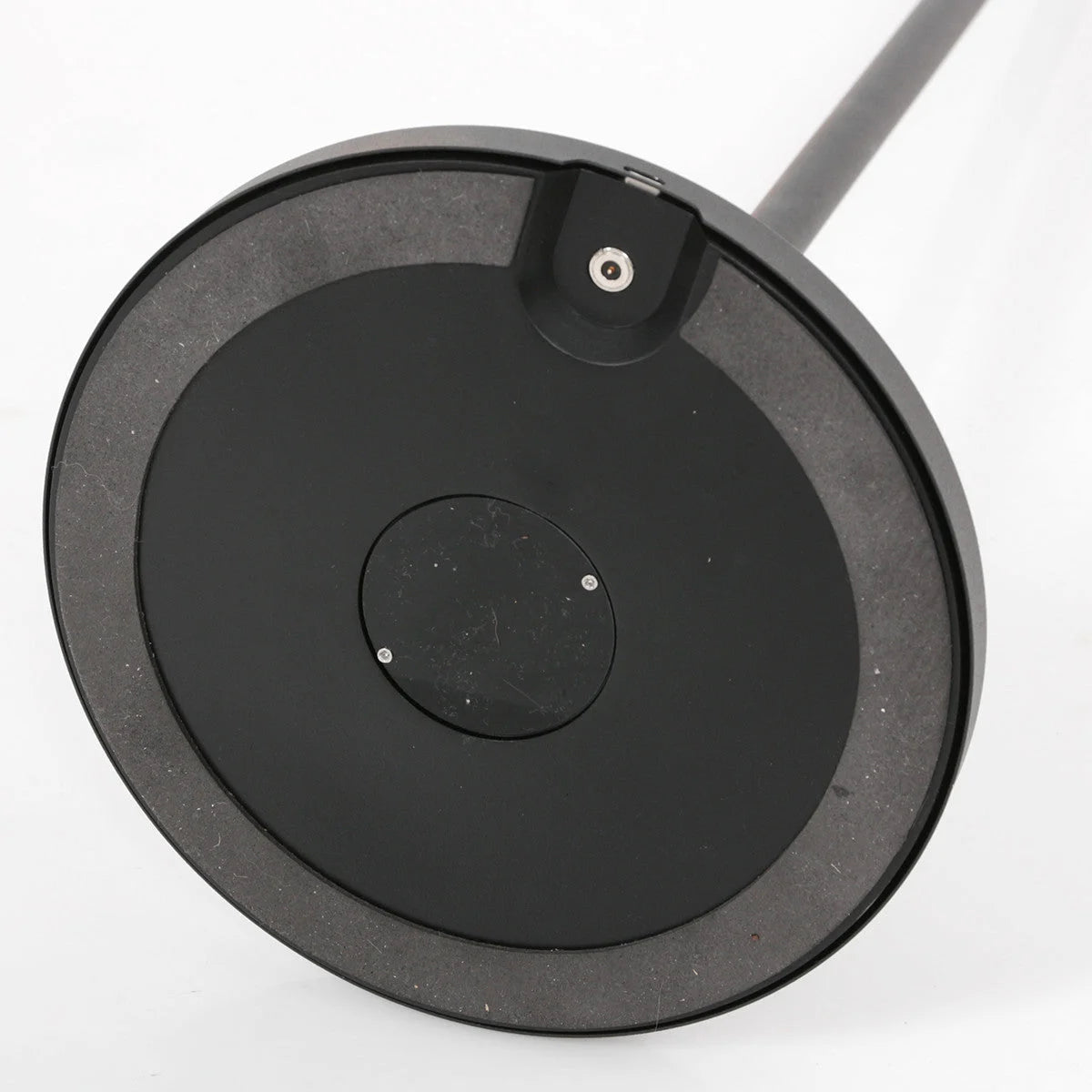 Base de lampe circulaire en métal noir pour lampadaire articulé rechargeable et dimmable