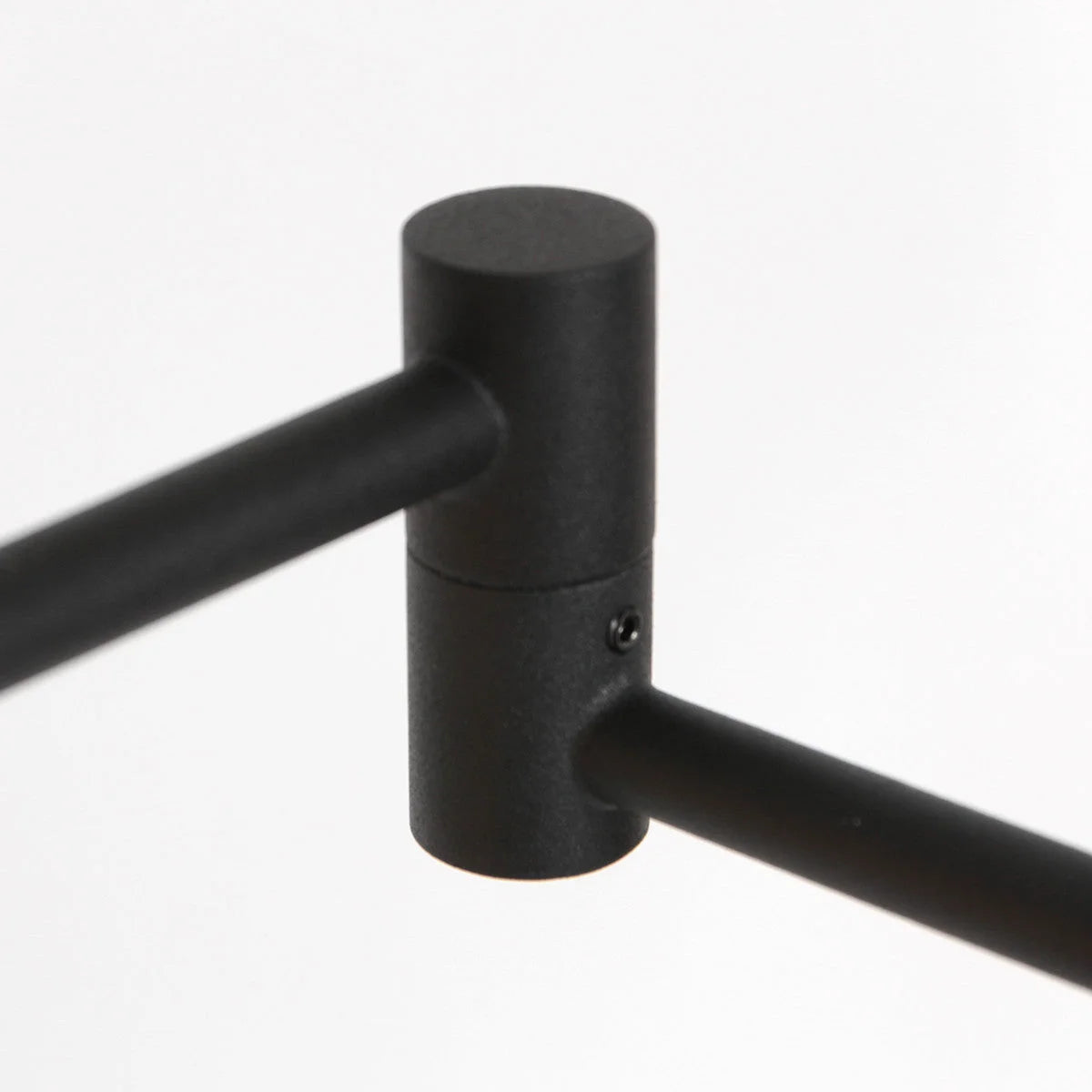Raccord en métal noir pour lampadaire métallique à bras articulé rechargeable et dimmable