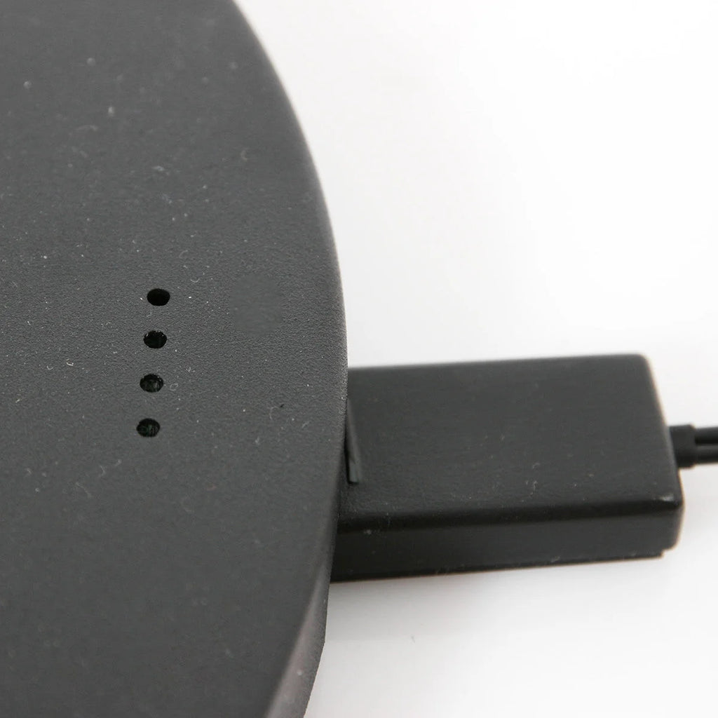 Tapis de recharge sans fil noir avec câble sur Lampadaire métal noir à bras articulé