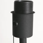 Support de lampe noir mat avec interrupteur à chaîne et abat-jour conique doré