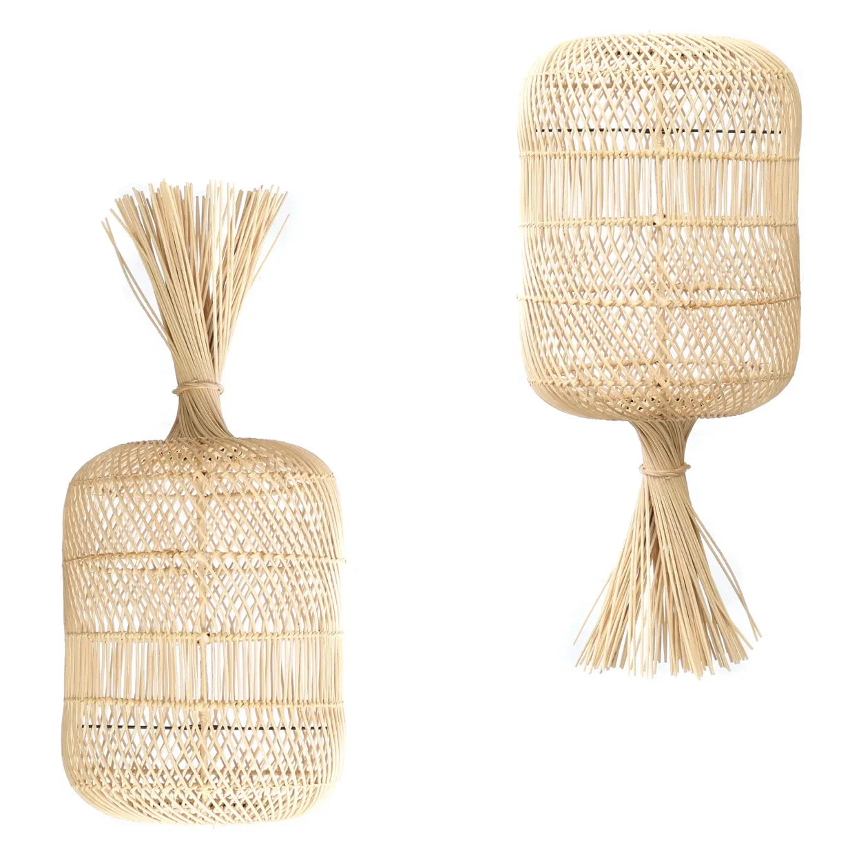 Deux luminaires en rotin naturel suspendus ou sur pied de 65 cm