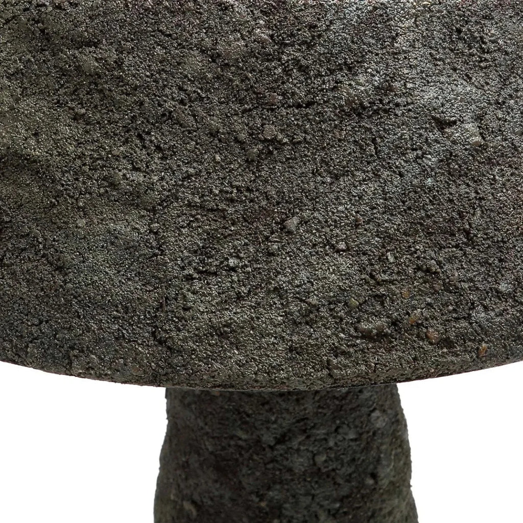 Lampe à poser en béton gris texture brute forme conique – H38 cm