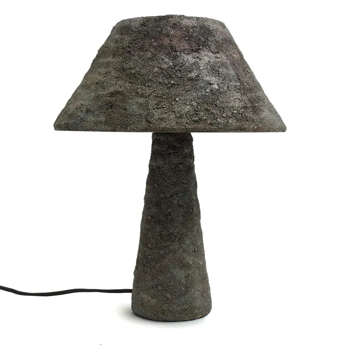 Lampe à poser en béton gris texture brute forme conique – H38 cm