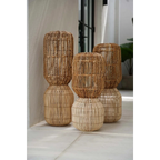 Lampe à poser en fibres naturelles tressées forme sculpturale – H80 cm