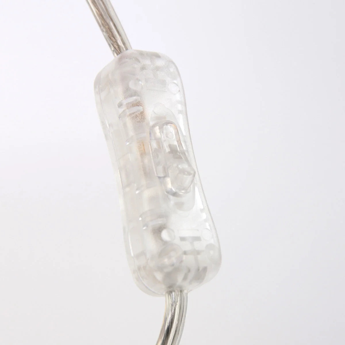 Interrupteur en plastique clair sur Lampe murale à pince en métal blanc orientable