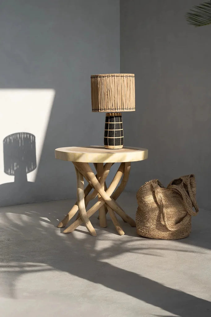 Lampe de table tissée Skiathos Noir naturel avec base à carreaux