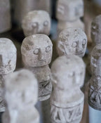 Figurines sculptées en pierre de Sumba pour la décoration Naturel S