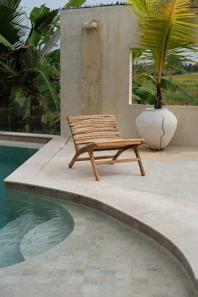 Chaise longue en lattes de bois LIslander Naturel, mobilier élégant et naturel