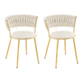 Lot de 2 chaises en velours crème avec pieds dorés sur fond blanc