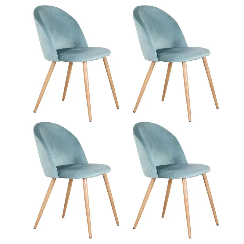 Lot de 4 chaises modernes bleues claires sur fond blanc