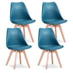 Lot de 4 chaises scandinaves bleues sur fond blanc