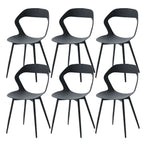 Ensemble de 6 chaises contemporaines noires avec pieds en métal, photographiées sur fond blanc.
