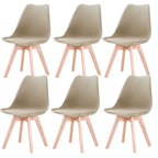 Lot de 6 chaises scandinaves beiges sur fond blanc