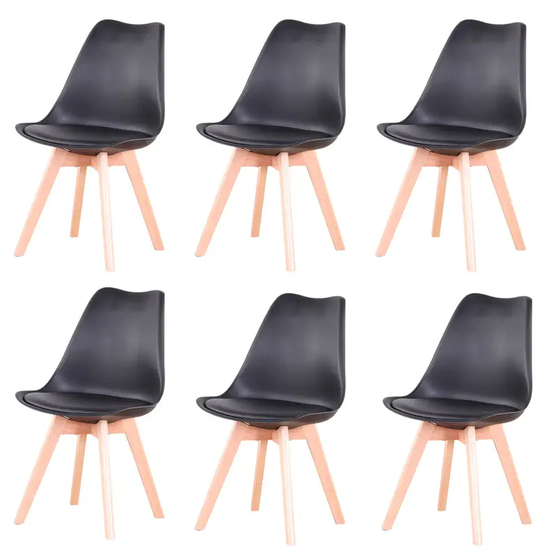 Lot de 6 chaises scandinaves noires sur fond blanc