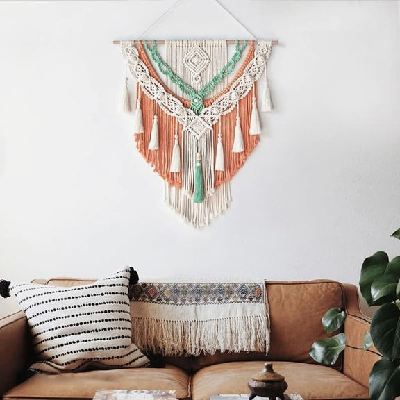 Macramé mural 2 couleurs dans un salon