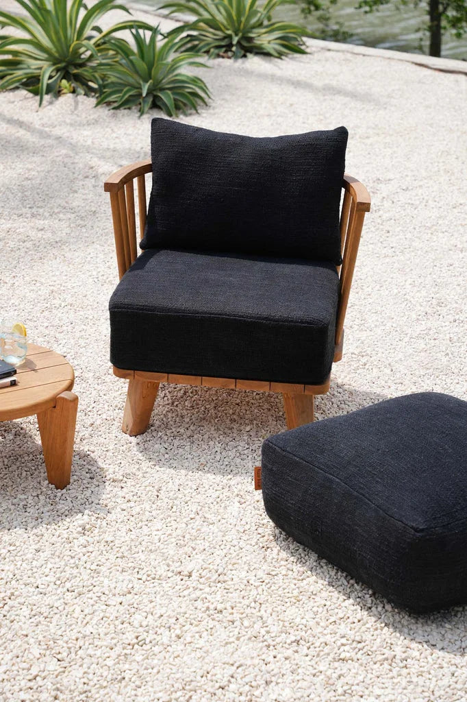 Chaise et ottoman d’extérieur en cuir noir Le Malawi One Seater Noir Naturel