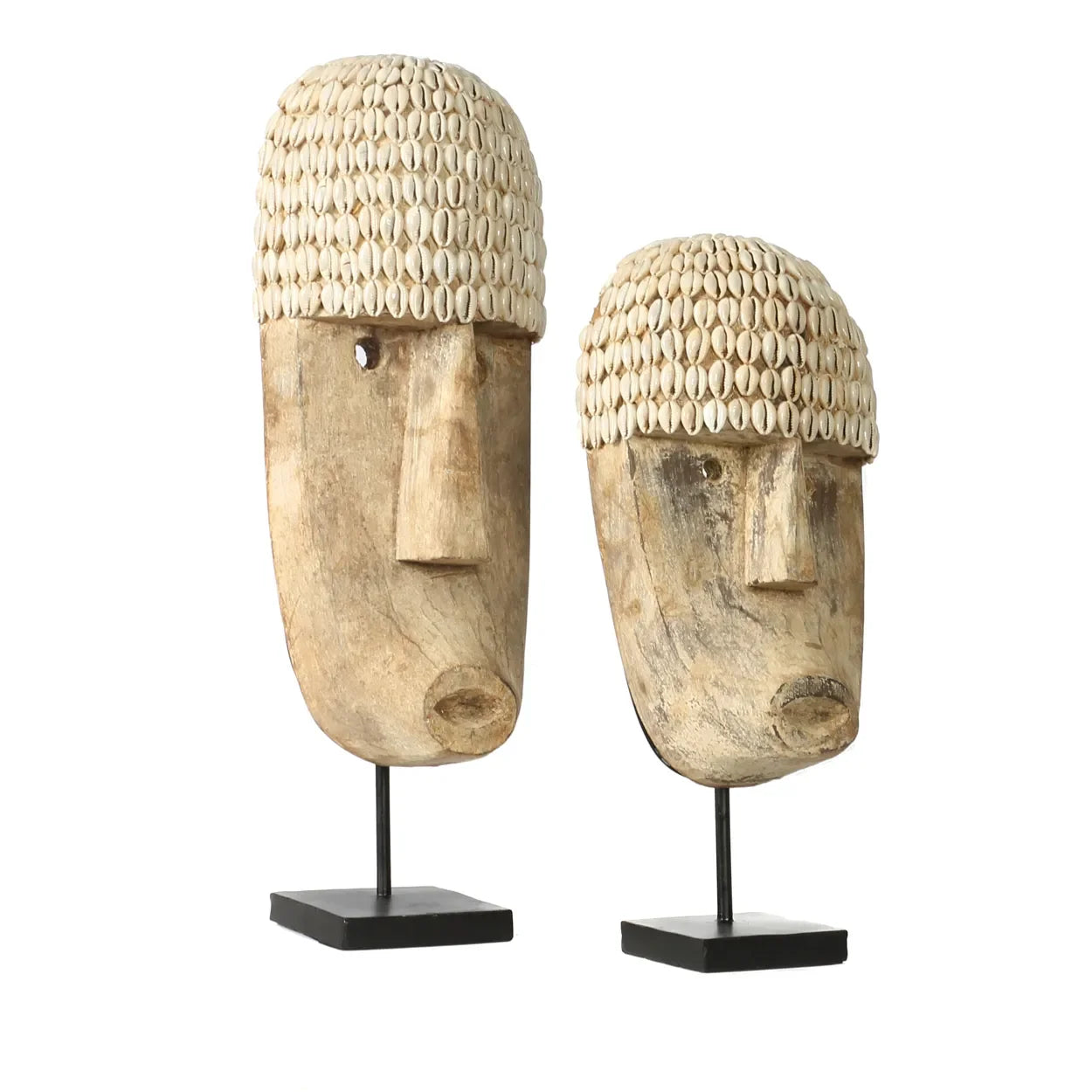 Masque décoratif en bois avec cheveux en coquillage sur support 40 cm