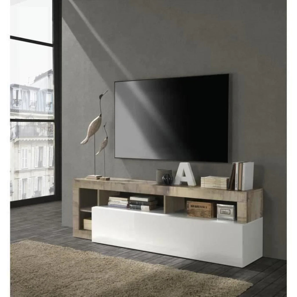 Meuble TV en bois clair et blanc laqué avec rangements ouverts, design moderne