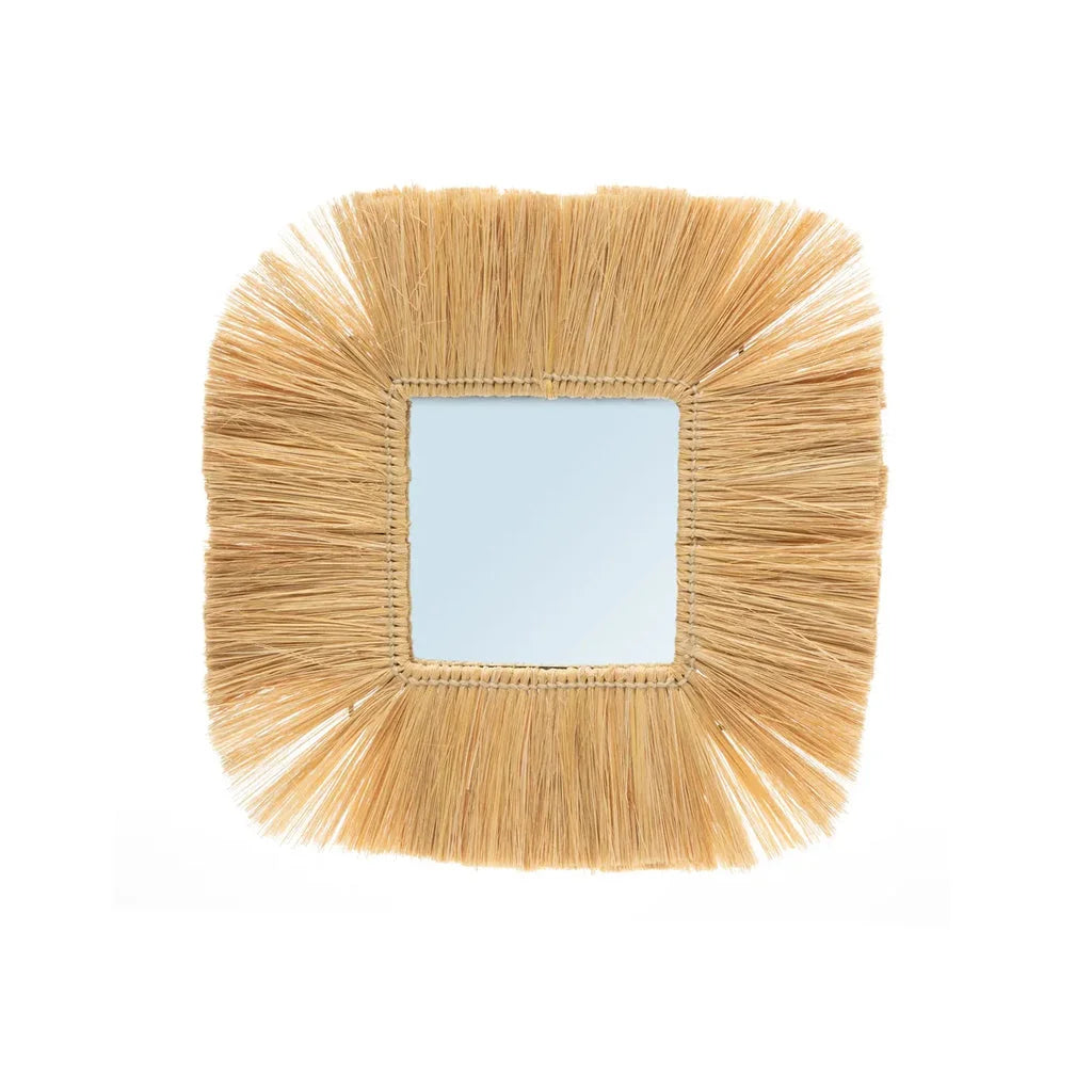 Miroir carré avec frange en raffia pour une décoration naturelle et élégante