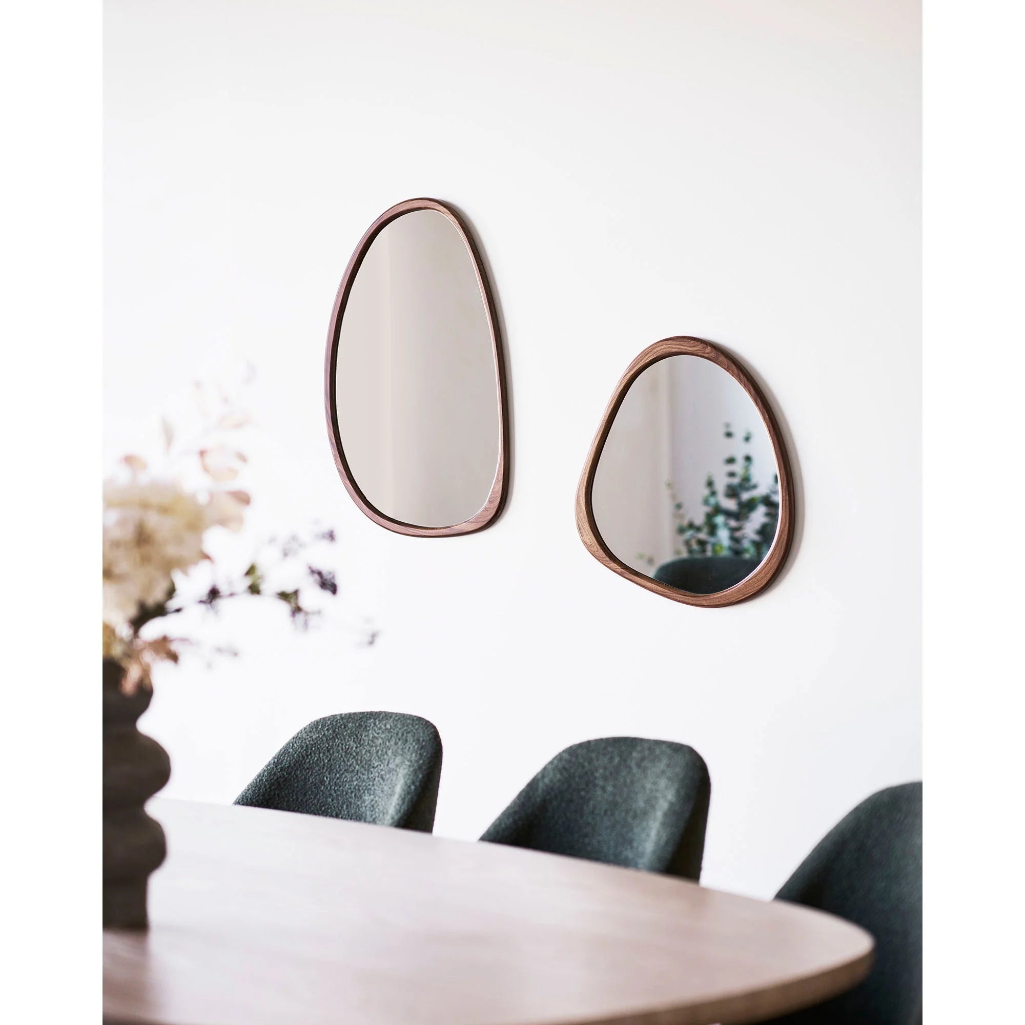 Miroirs muraux aux formes organiques avec cadres en bois naturel pour décoration intérieure