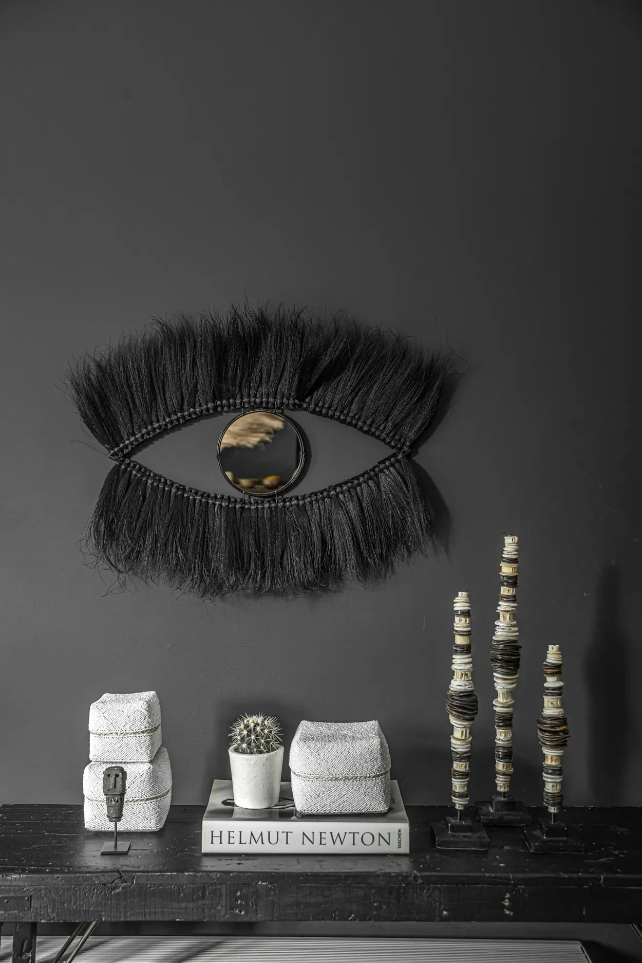 Miroir mural en herbe noire 100x60 cm forme œil