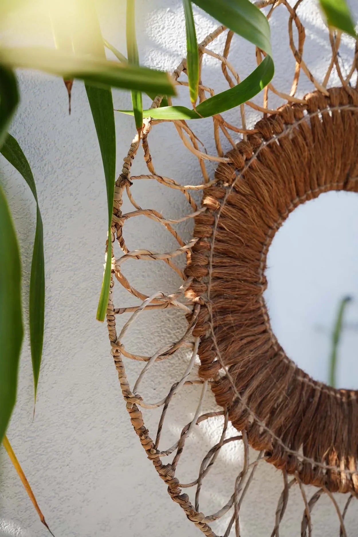 Miroir mural rond en rotin tressé naturel diamètre 80 cm pour décoration intérieure