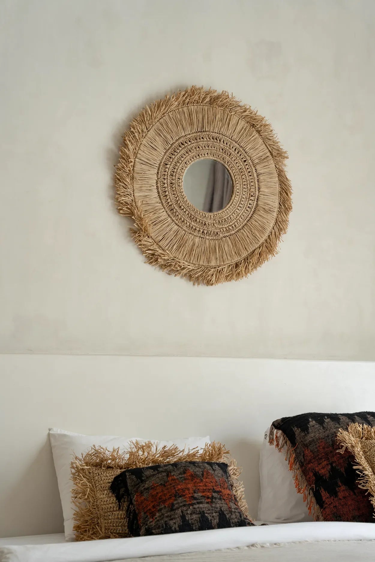 Miroir en raphia naturel rond 70 cm avec franges artisanales