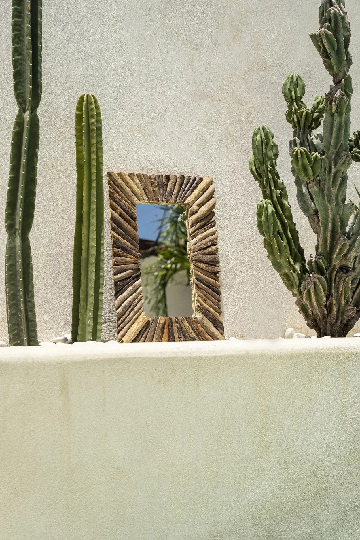 Miroir rectangulaire en bois flotté naturel avec motif en rayons de soleil 60x41 cm