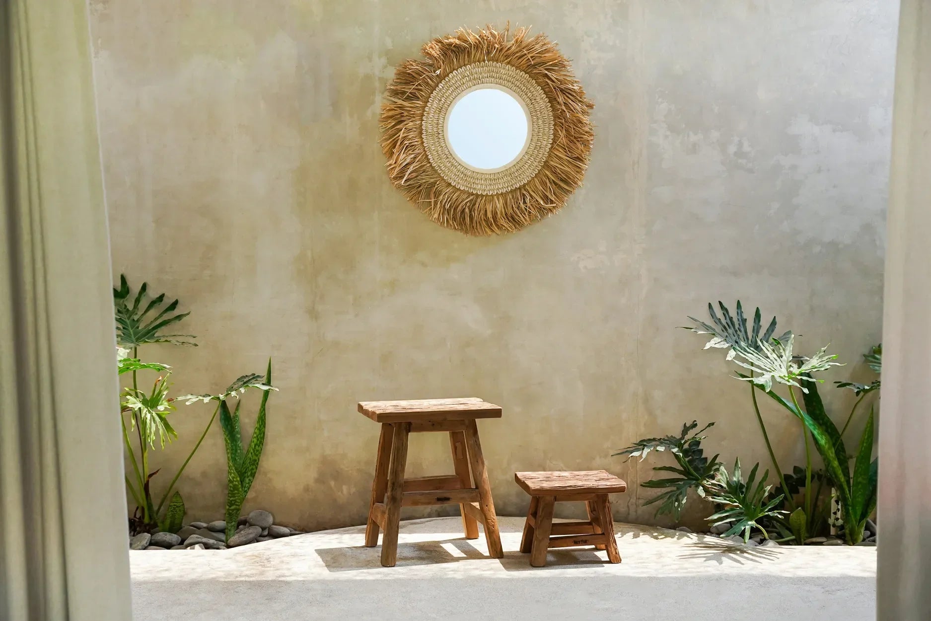 Miroir rond 75 cm en raphia et coquillages naturel blanc