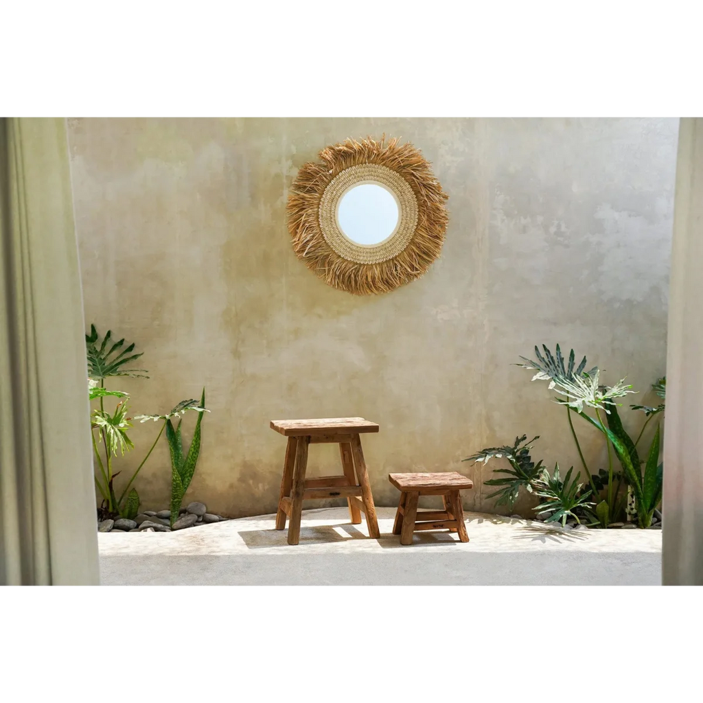 Miroir rond 75 cm en raphia et coquillages naturels blancs avec franges pour décoration intérieure