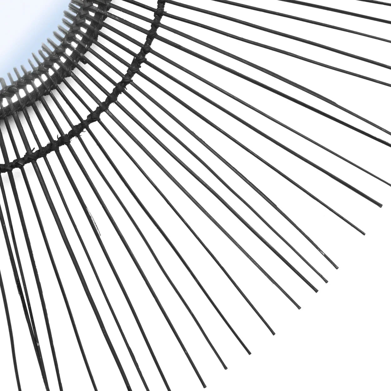 Miroir rond en rotin noir 85 cm style années 70