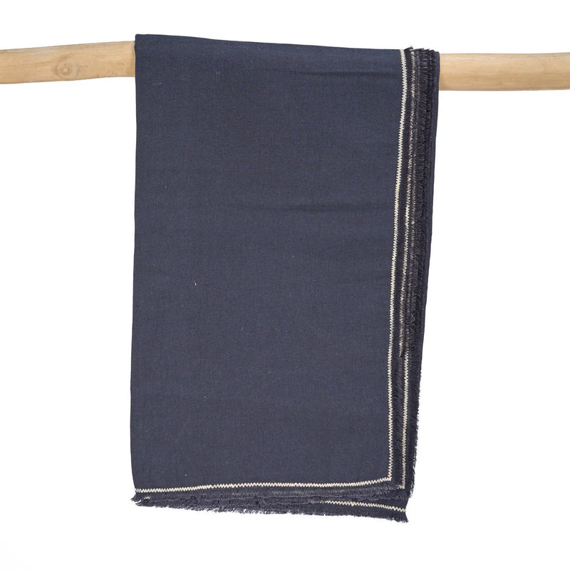 Nappe en lin bleu marine à franges artisanales – 150x300 cm