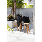 Table bistro ronde noire en métal avec deux tabourets en bois pour salle à manger