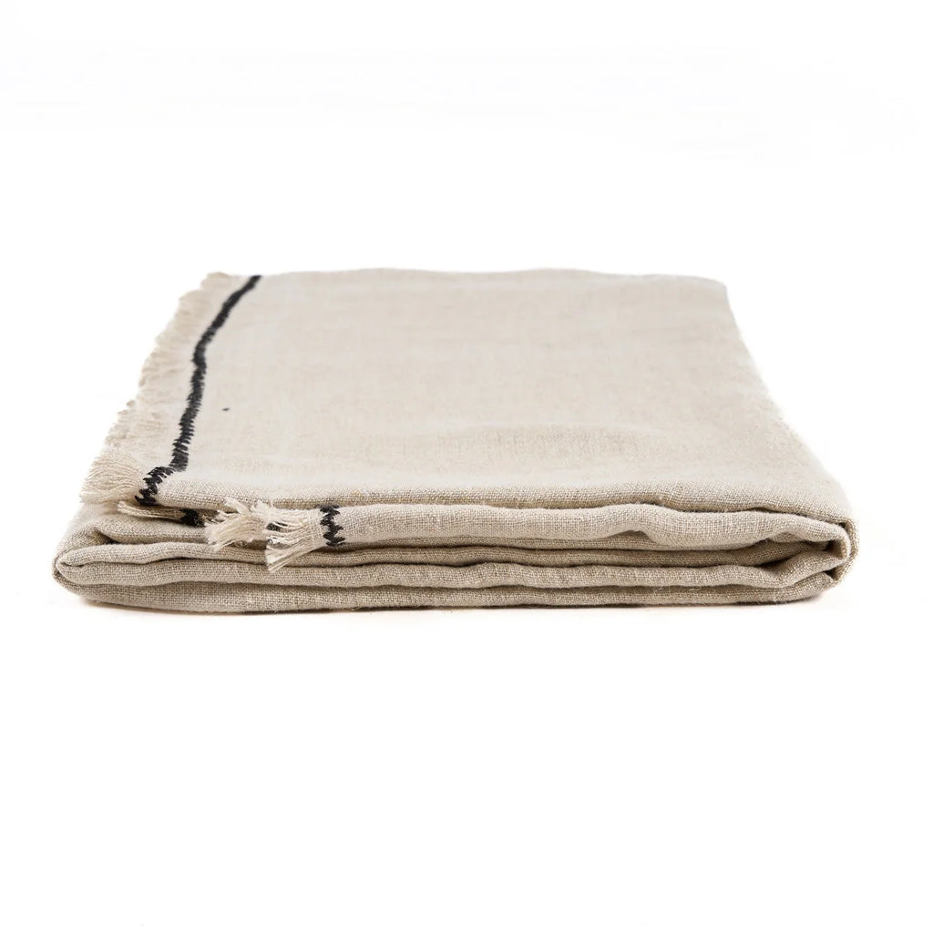 Nappe en lin beige rectangulaire avec bordure noire et franges, 150x250 cm
