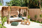 Photo d’une banquette extérieure rustique avec canopy pour La nuance carrée Coco Naturelle 300x300
