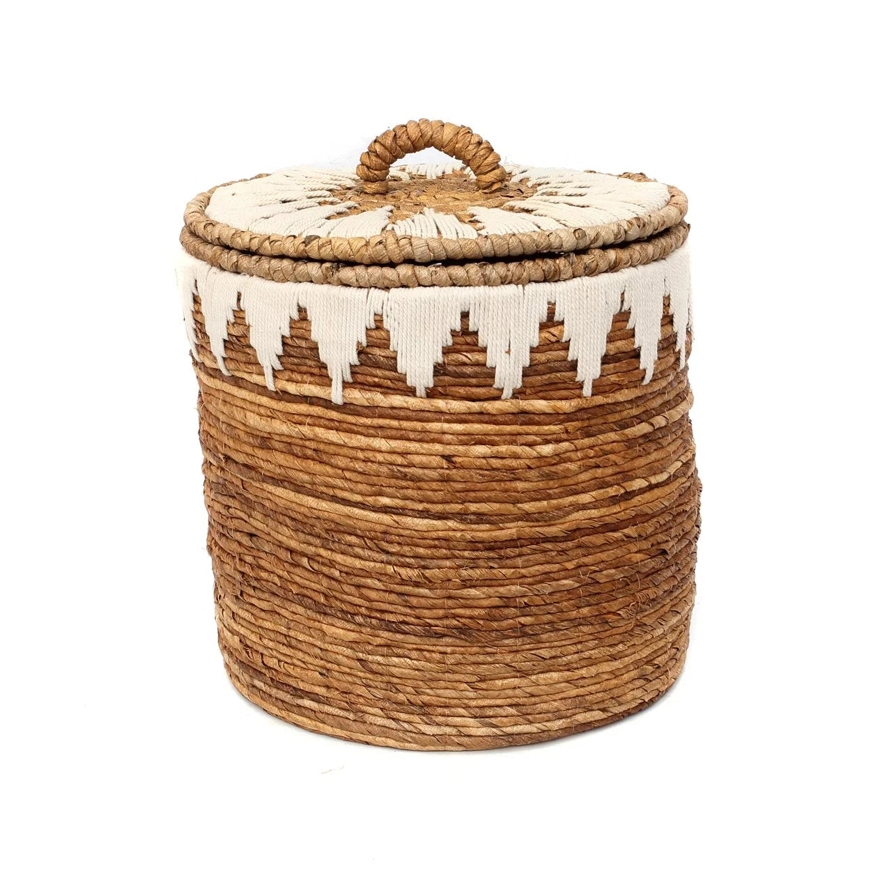 Panier à linge en feuille de bananier brun tissé avec couvercle et bord géométrique blanc